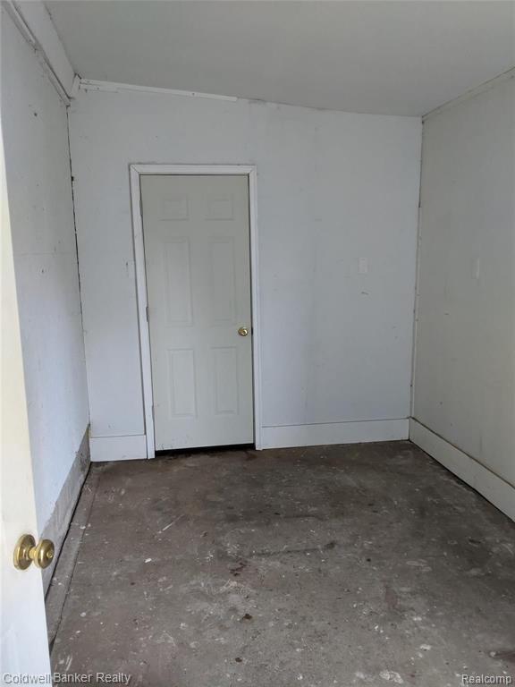 3693 Queensbury Road Lake Orion, MI 48359 - Photo 11 of 24