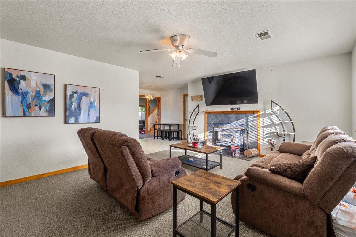 1065 Riverside Drive Rio Dell, CA 95562 - Photo 5 of 32