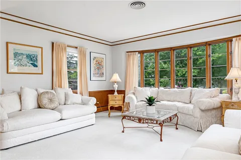 $1,275,000 | 133 Tupelo Hill Drive, Cranston, RI 02920