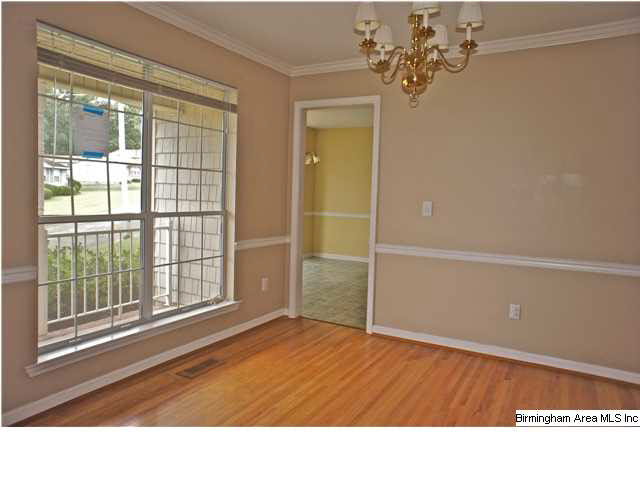 716 Jason Circle Center Point, AL 35215 - Photo 3 of 32