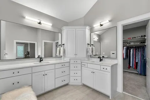 $750,000 | 9109 West 156th Place, Overland Park, KS 66221
