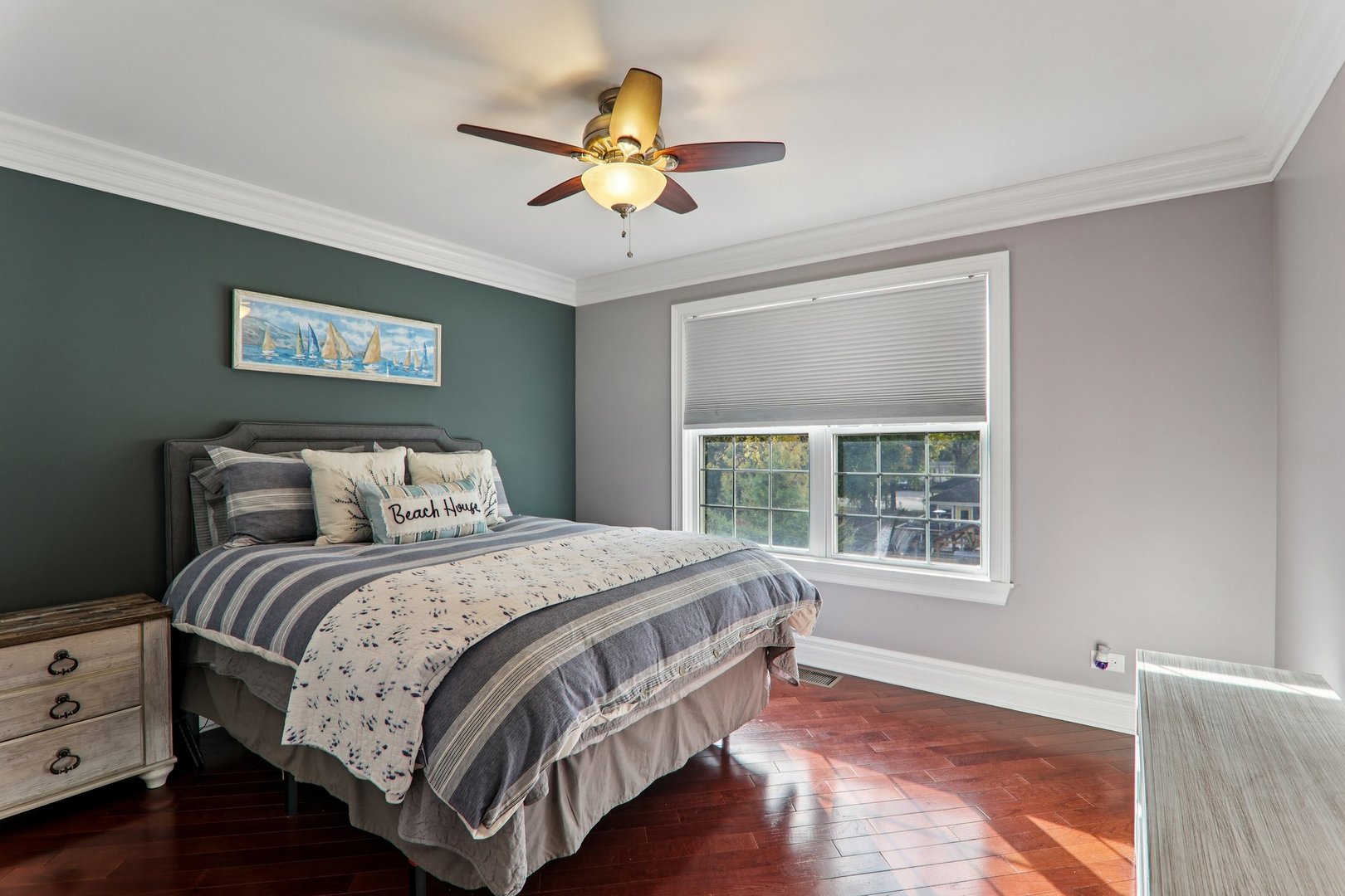 124 Hubbard Court Wauconda, IL 60084 - Photo 20 of 47 a bedroom with a large bed and a window