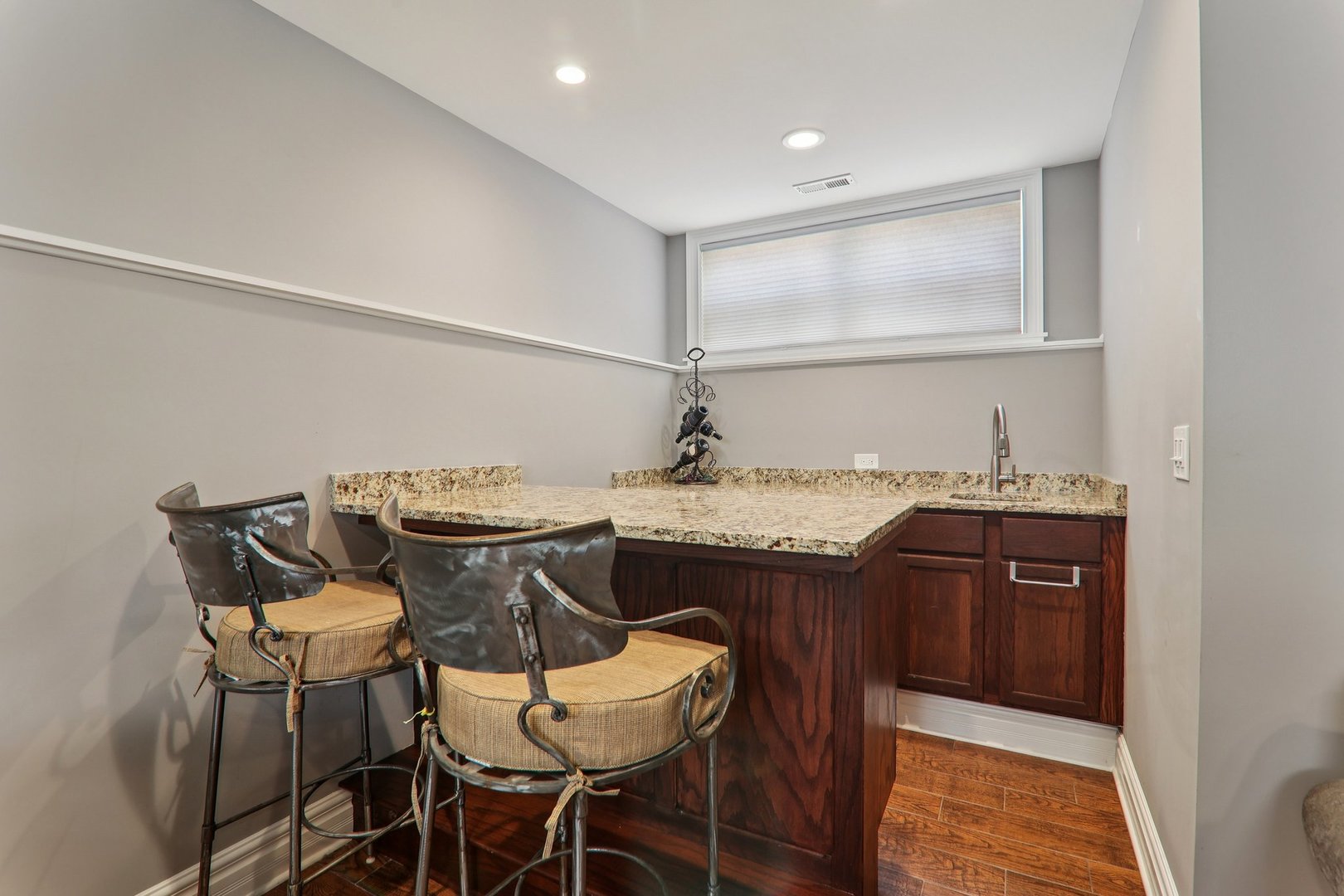 124 Hubbard Court Wauconda, IL 60084 - Photo 26 of 47 a kitchen with a table and chairs in it