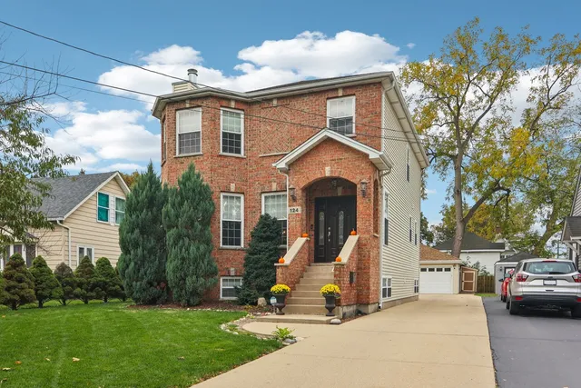 $589,000 | 124 Hubbard Court, Wauconda, IL 60084