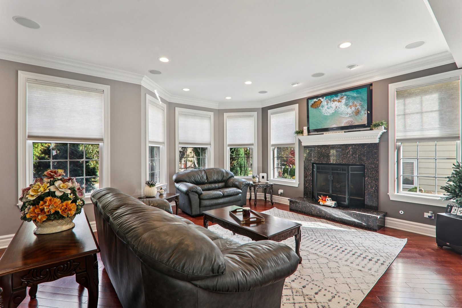 124 Hubbard Court Wauconda, IL 60084 - Photo 4 of 47 a living room with furniture fireplace and window