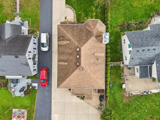 $589,000 | 124 Hubbard Court, Wauconda, IL 60084