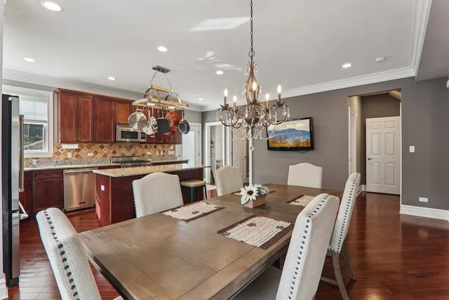 $589,000 | 124 Hubbard Court, Wauconda, IL 60084