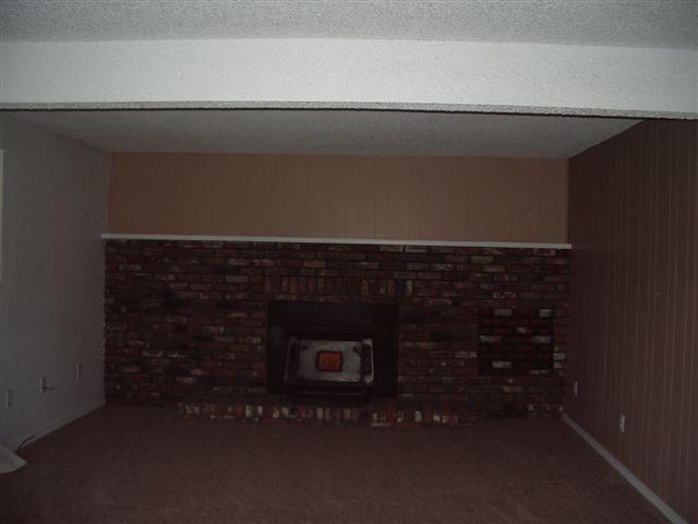 930 North Granger Road Granger, WA 98932 - Photo 18 of 19 a close view of fireplace