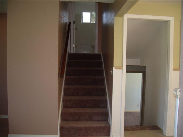 930 North Granger Road Granger, WA 98932 - Photo 19 of 19 a view of an entryway with hallway