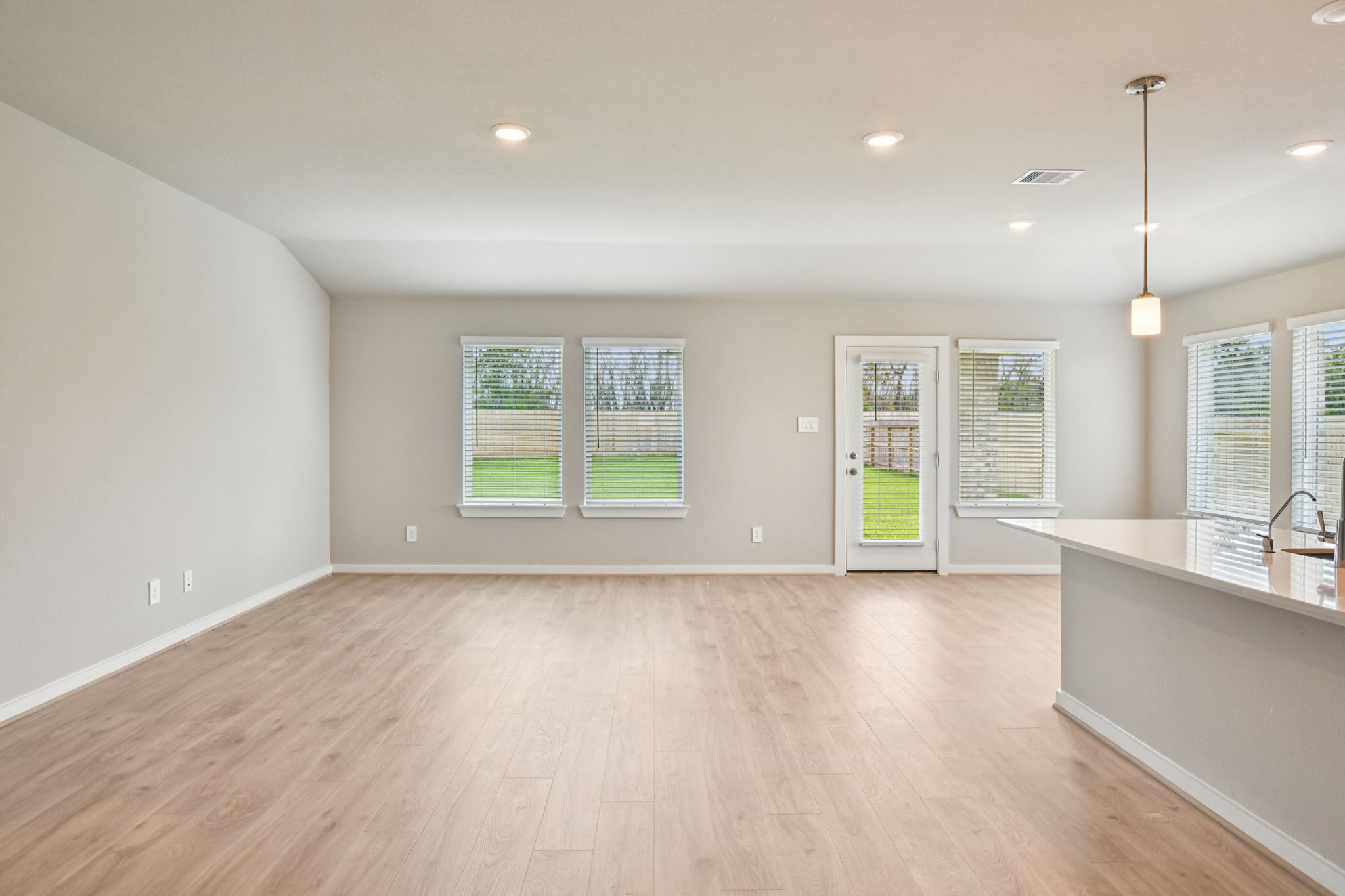 2102 Rawls Ranch Conroe, TX 77301 - Photo 3 of 42