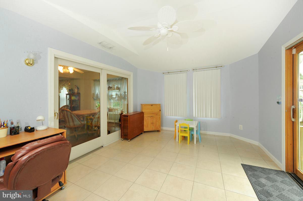 3430 Brookhaven Road Pasadena, MD 21122 - Photo 16 of 28 Family Room