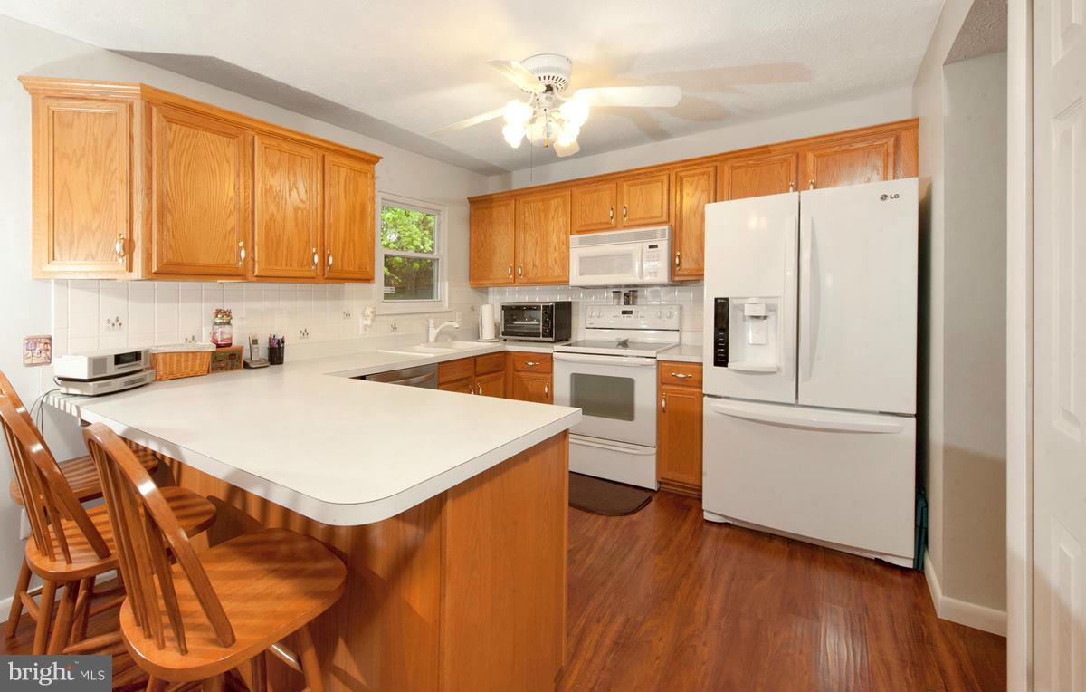 3430 Brookhaven Road Pasadena, MD 21122 - Photo 18 of 28 Kitchen