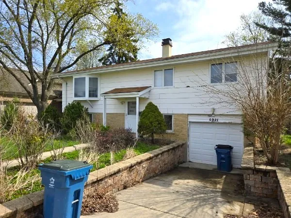 $345,000 | 5921 Blodgett Avenue, Downers Grove, IL 60516