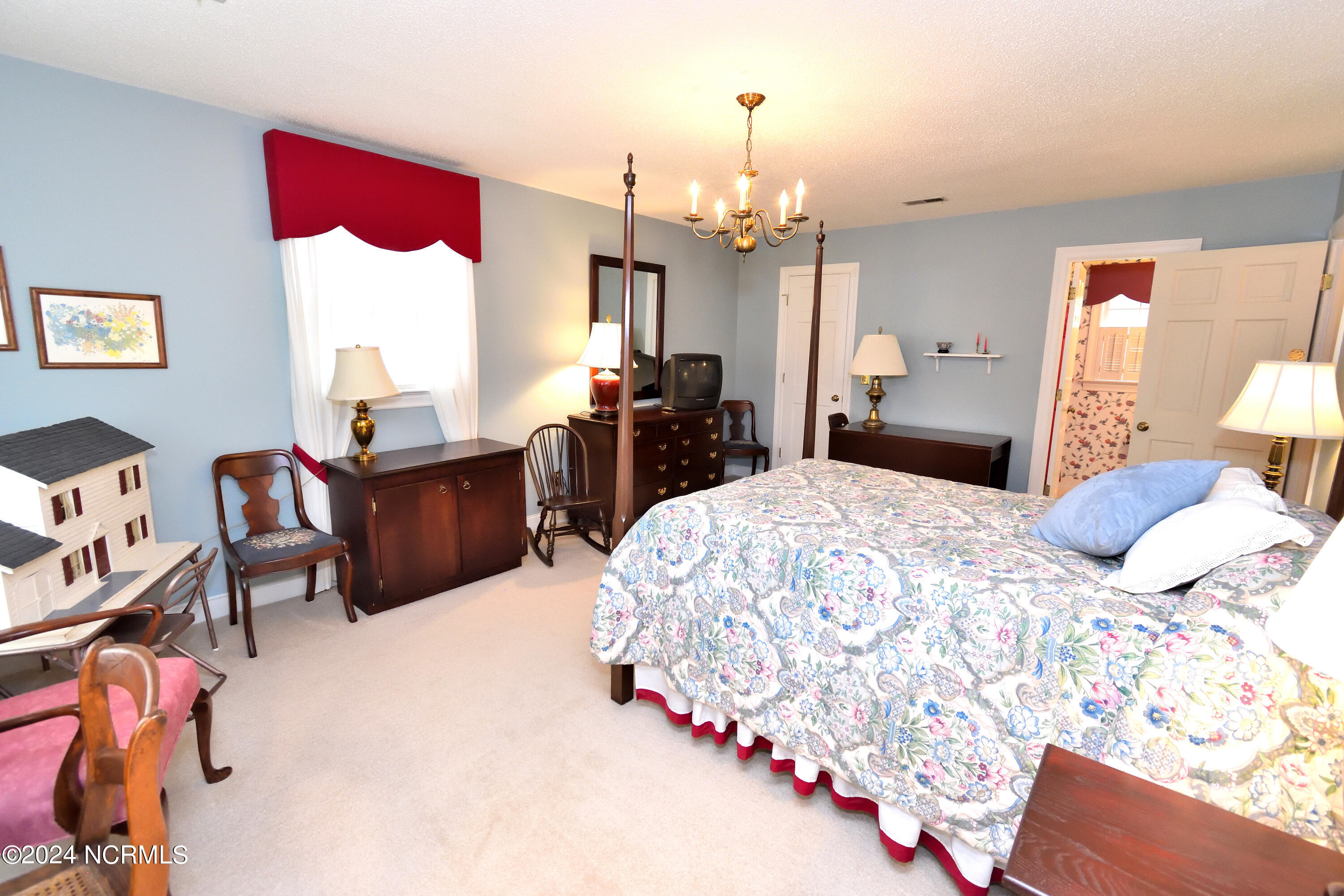 4017 Hawthorne Road Rocky Mount, NC 27804 - Photo 48 of 68 Master -Upstairs