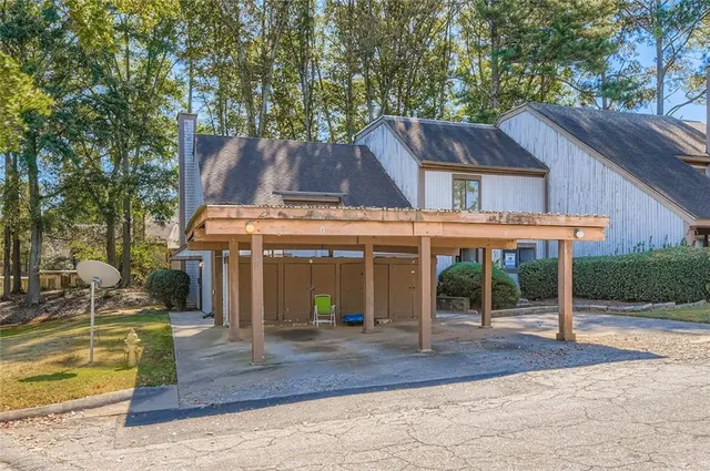 $118,500 | 2 Willowick Drive, Lithonia, GA 30038