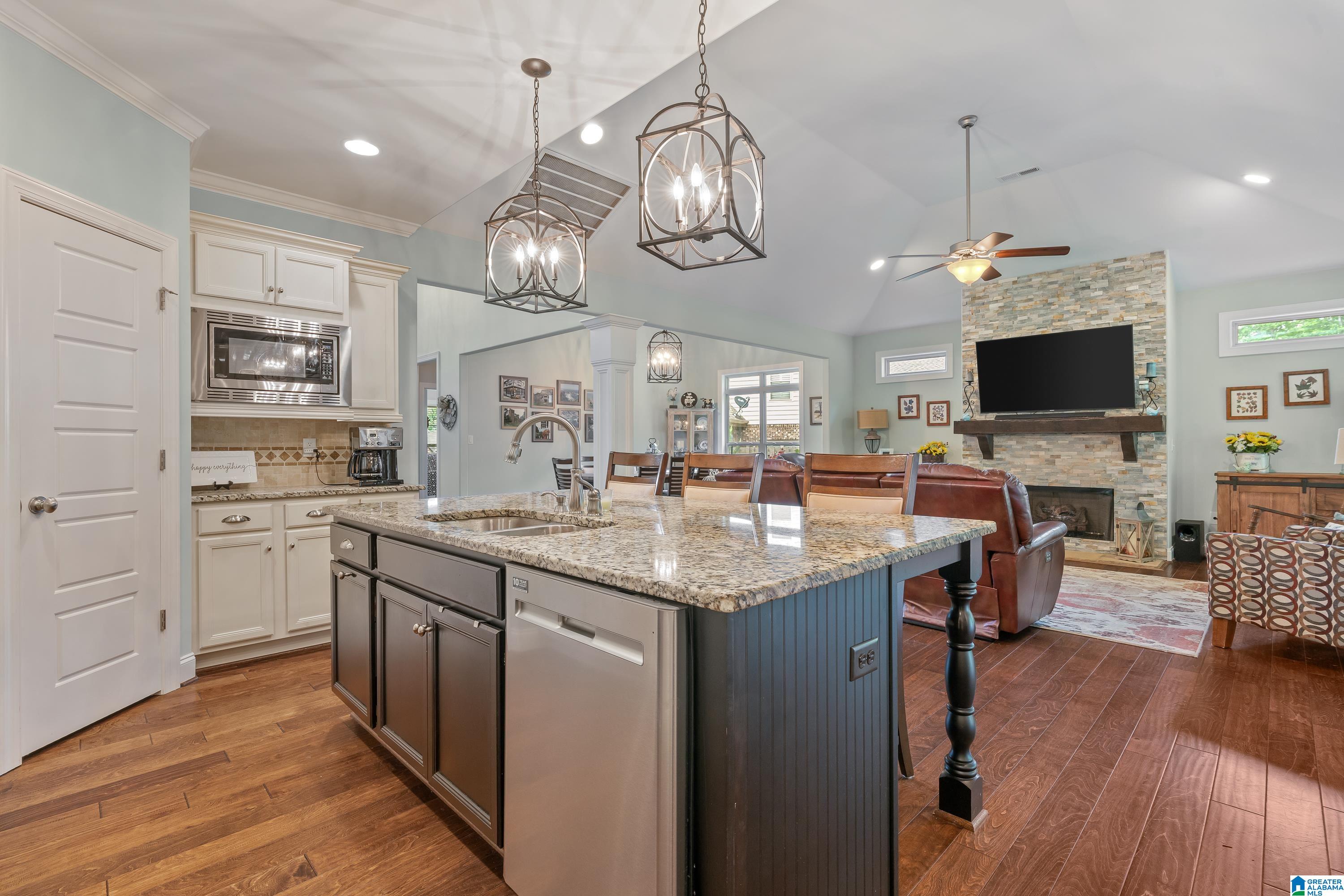 533 Kirkwall Circle Pelham, AL 35124 - Photo 9 of 59