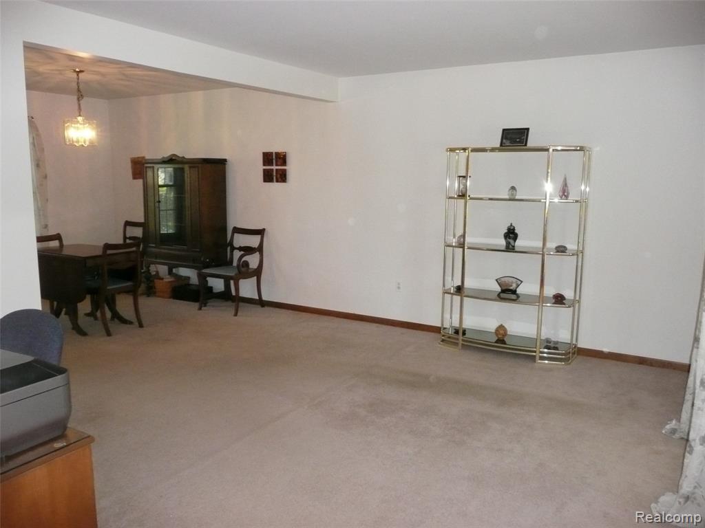 2388 Ava Howell, MI 48843 - Photo 7 of 31