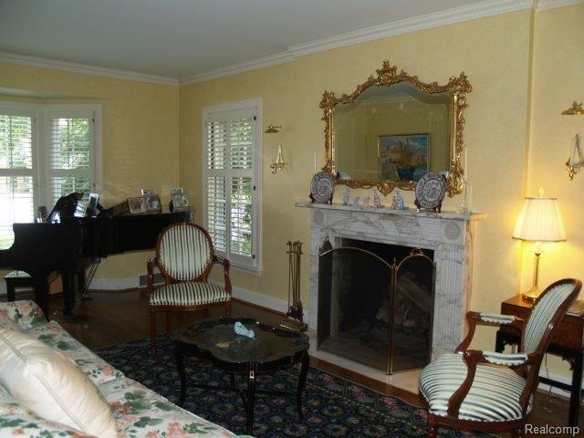 54 Moran Road Grosse Pointe, MI 48236 - Photo 6 of 37 Living Room