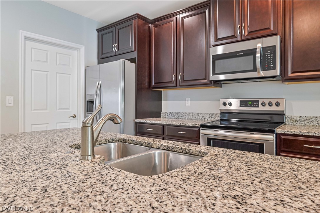 4278 Dutchess Park Road Fort Myers, FL 33916 - Photo 11 of 44