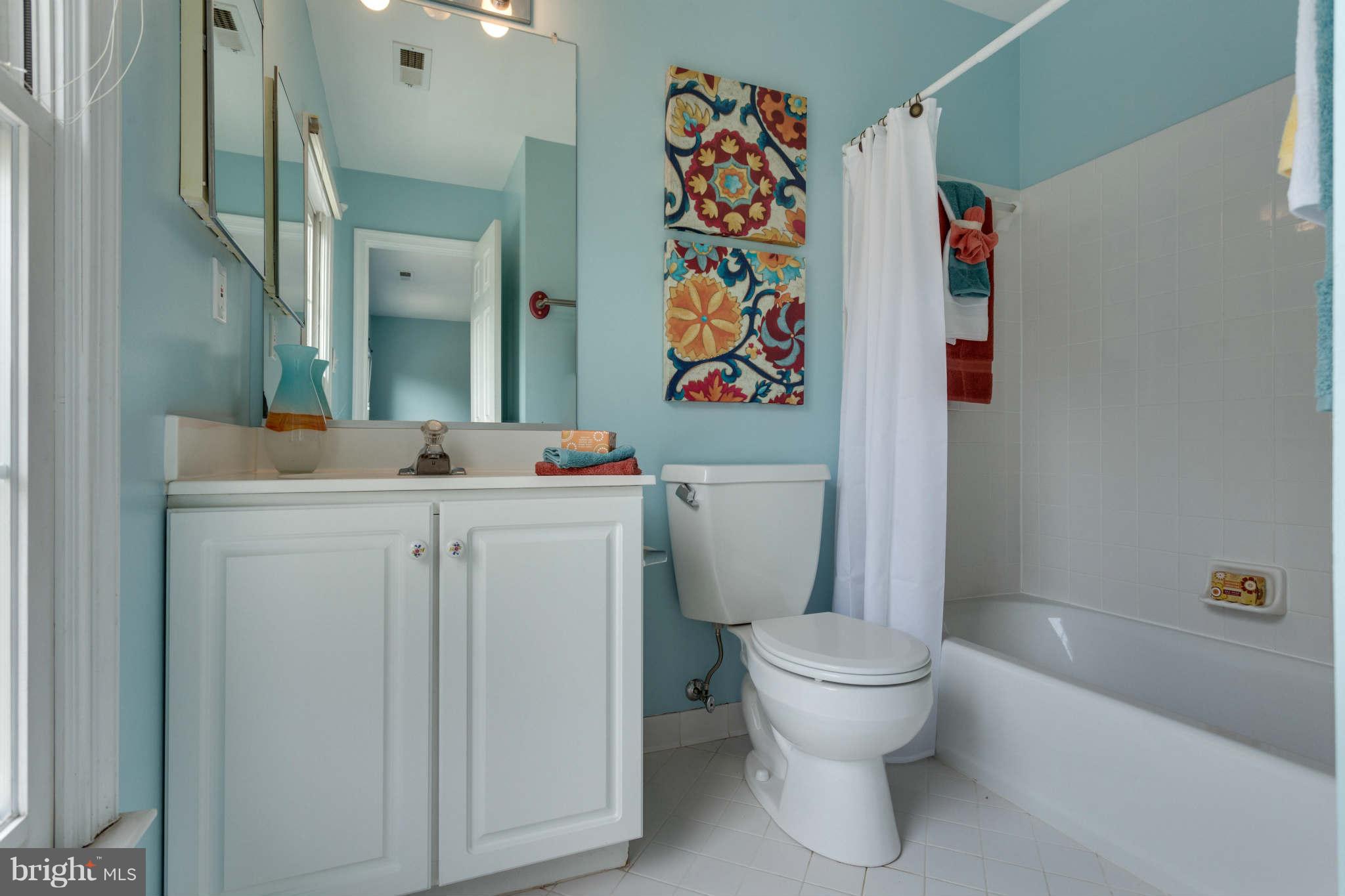 9506 Edgeley Road Bethesda, MD 20814 - Photo 17 of 28 Bath