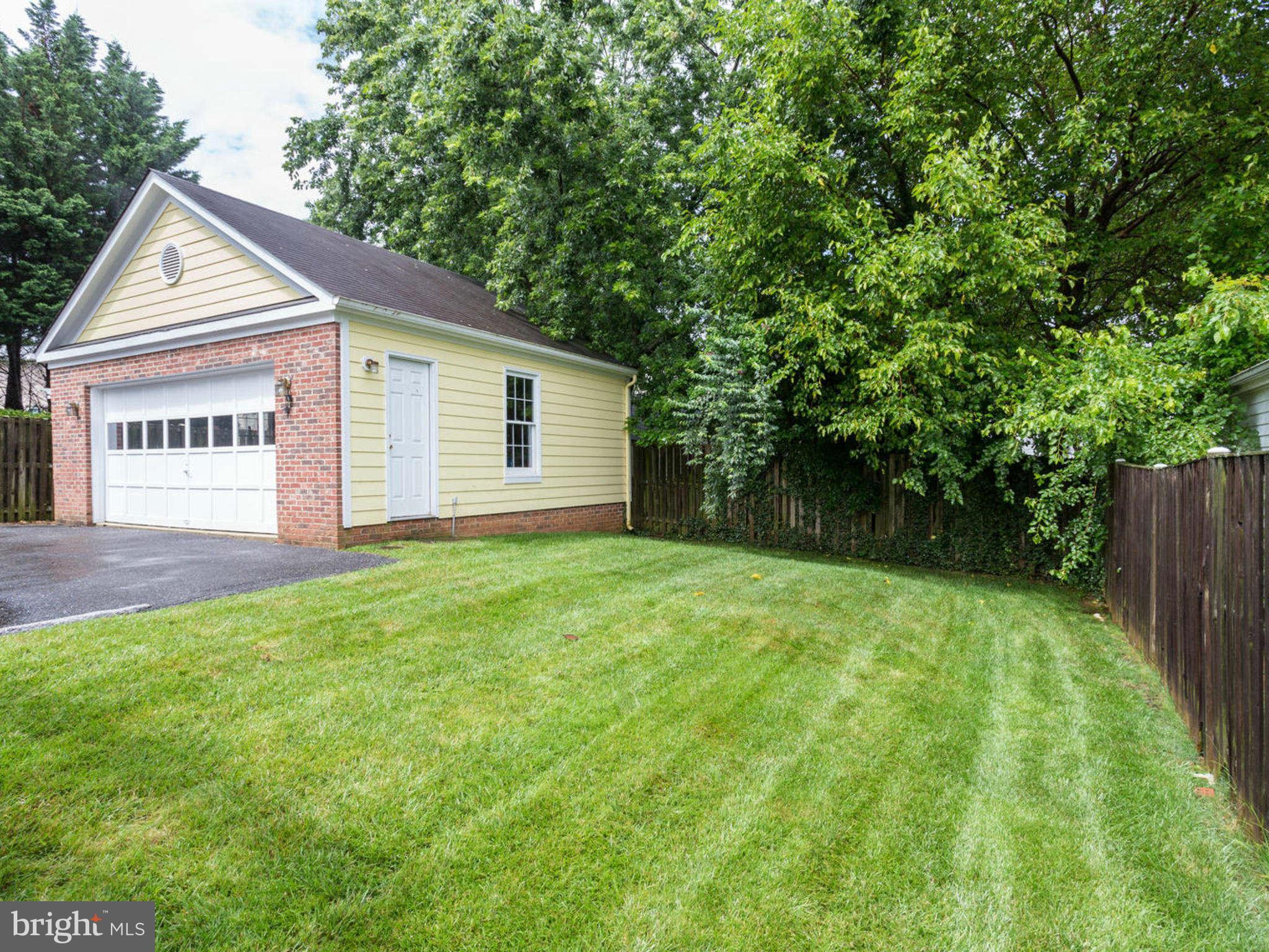 9506 Edgeley Road Bethesda, MD 20814 - Photo 27 of 28 Exterior (Rear)