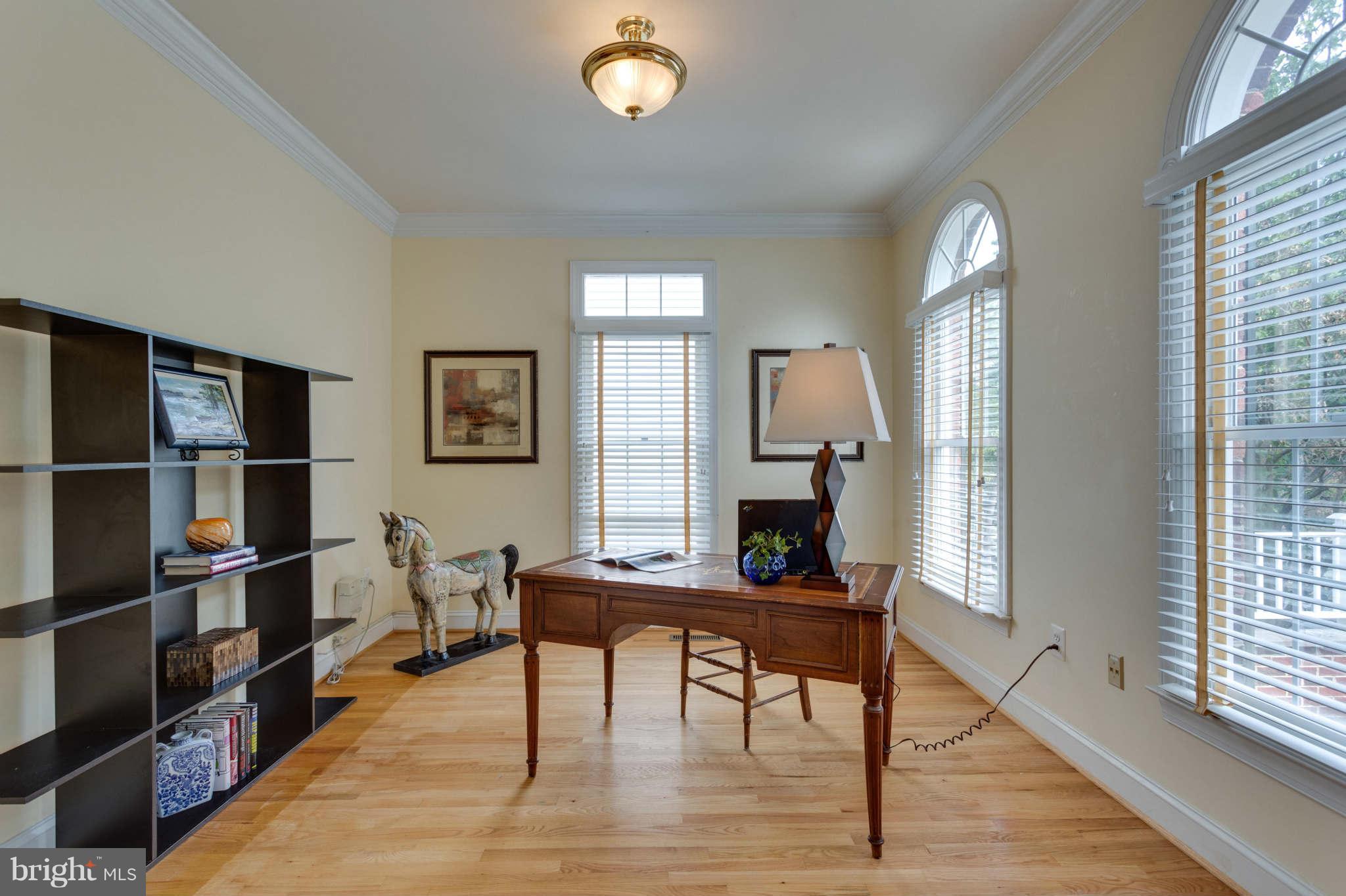 9506 Edgeley Road Bethesda, MD 20814 - Photo 4 of 28 Interior (General)
