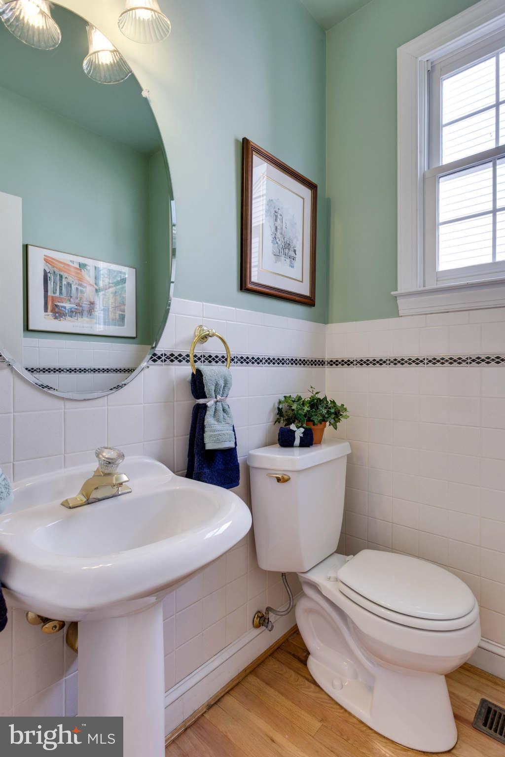 9506 Edgeley Road Bethesda, MD 20814 - Photo 9 of 28 Bath