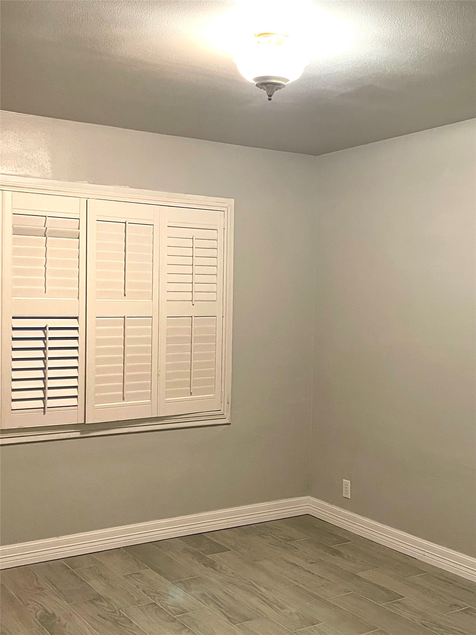 5131 Indigo Street Houston, TX 77096 - Photo 13 of 21 2nd Bedroom