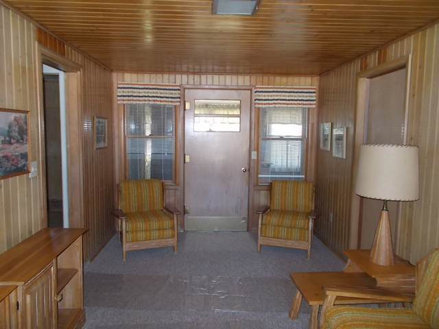 201 Maple Street Cedar Point, IL 61316 - Photo 10 of 12 a living room with furniture