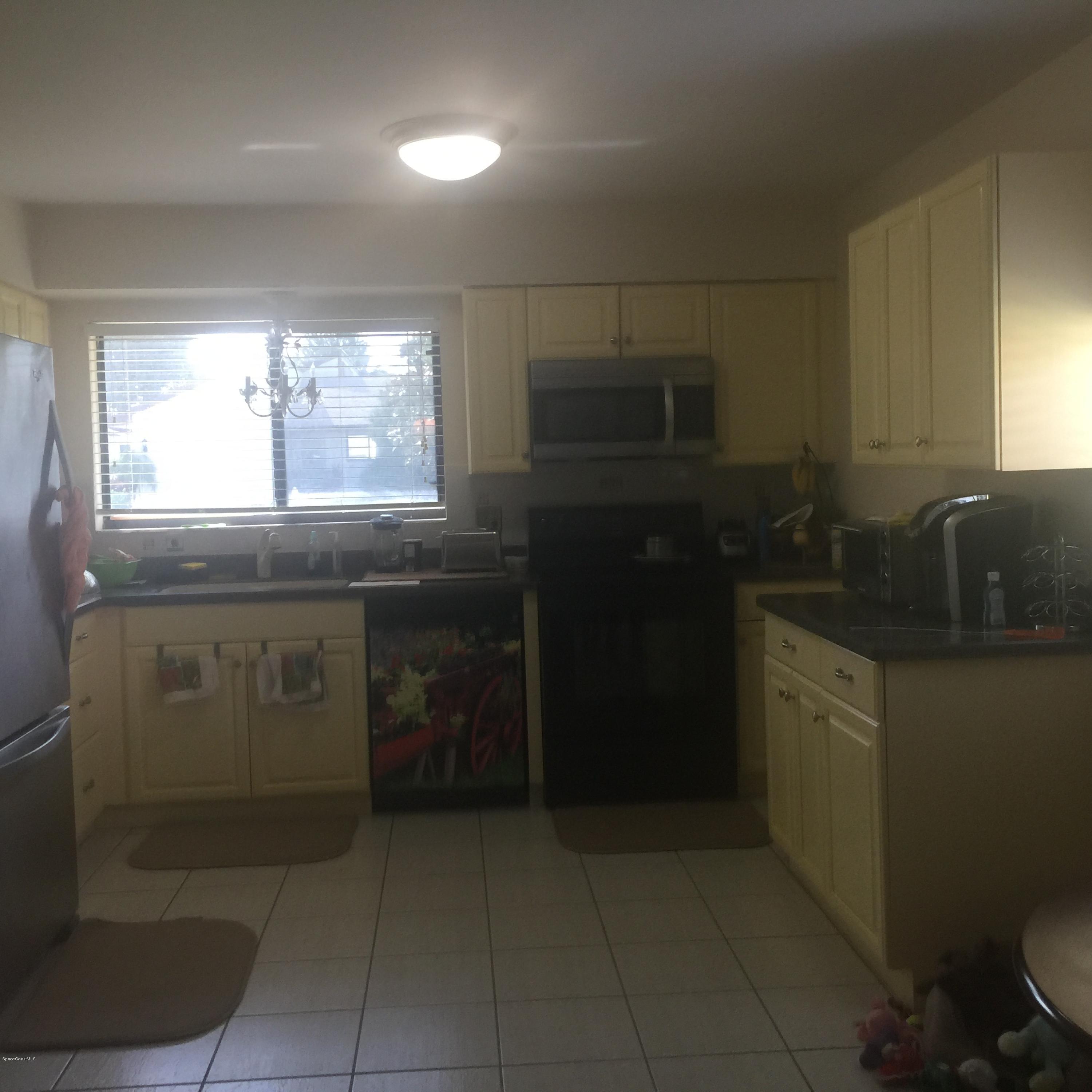 312 Myrtlewood Road Melbourne, FL 32940 - Photo 5 of 8 Kitchen7658245