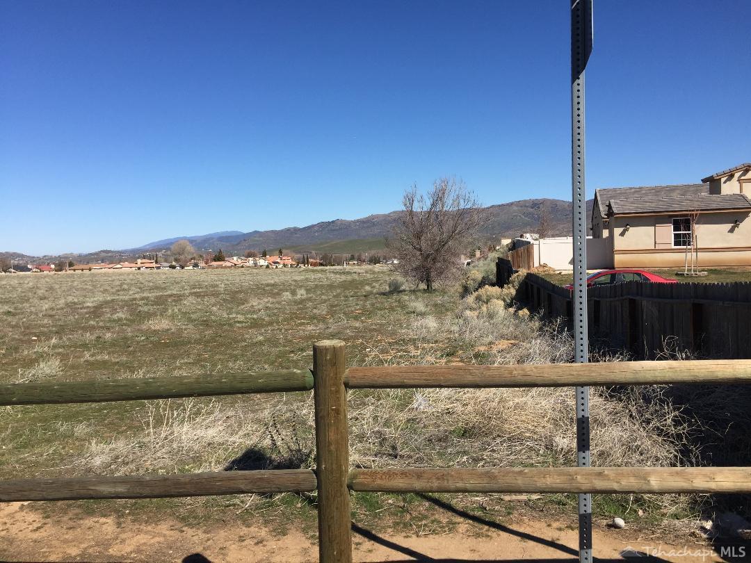 0 Pinon Street Tehachapi, CA 93561 - Photo 17 of 35 Looking north with the adjacent homes to the east