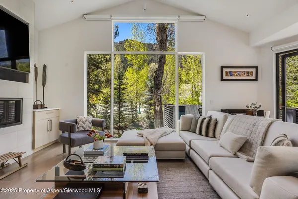 $12,925,000 | 100 Park Avenue, Aspen, CO 81611