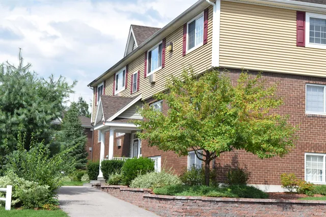 $1,849 | 3911 Brown Avenue, Unit 45, Manchester, NH 03103