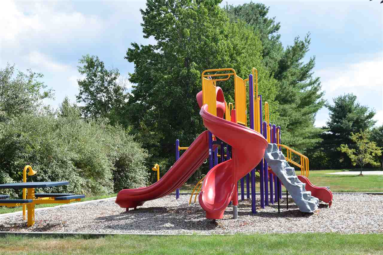 3911 Brown Avenue, Unit 45 Manchester, NH 03103 - Photo 33 of 40