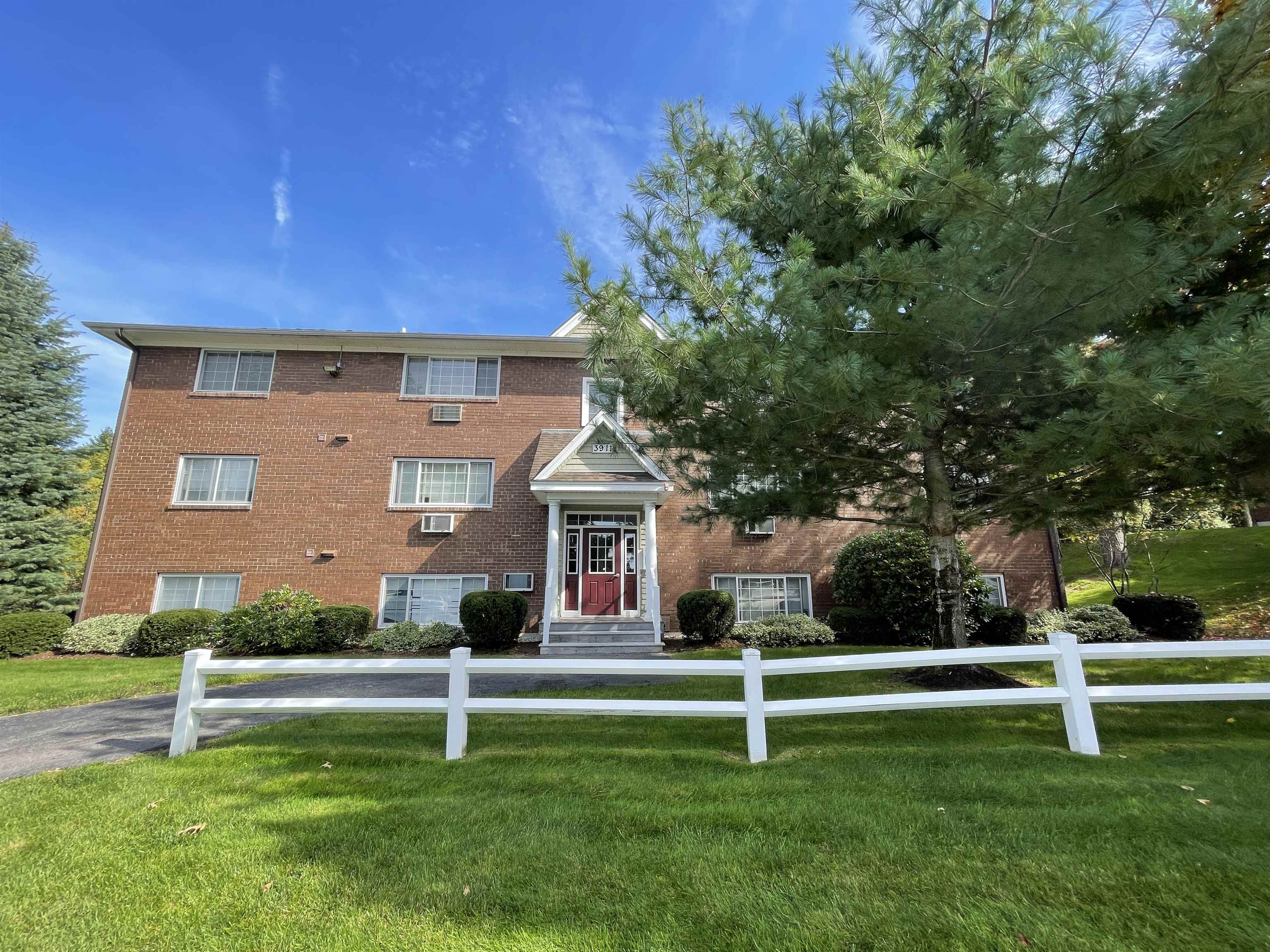 3911 Brown Avenue, Unit 45 Manchester, NH 03103 - Photo 6 of 40