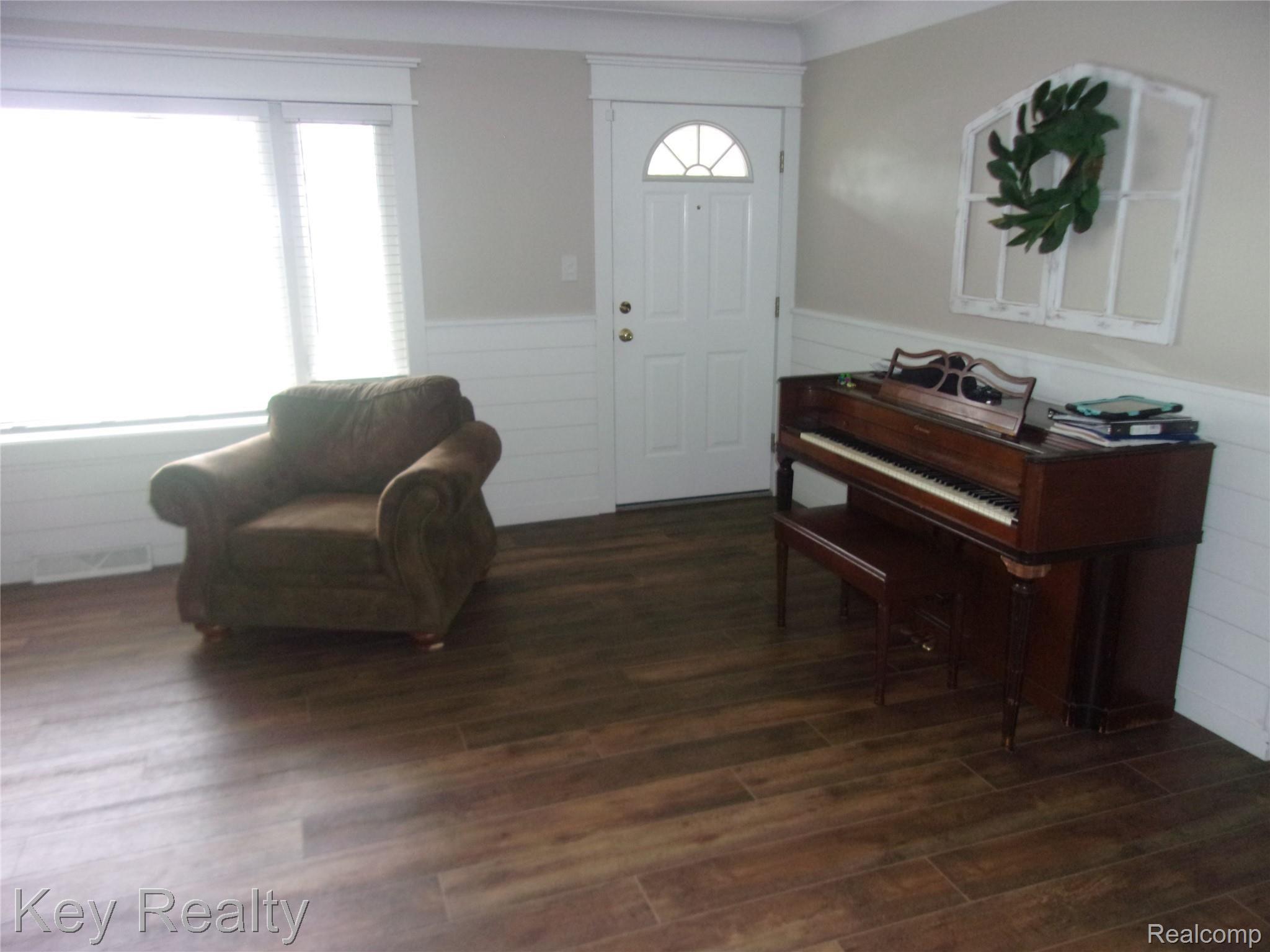 19131 Hannan Road New Boston, MI 48164 - Photo 26 of 57 244_3200 (1).JPG
