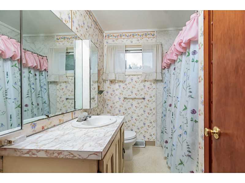 191 Winnapaug Road Westerly, RI 02891 - Photo 11 of 19 Bathroom.