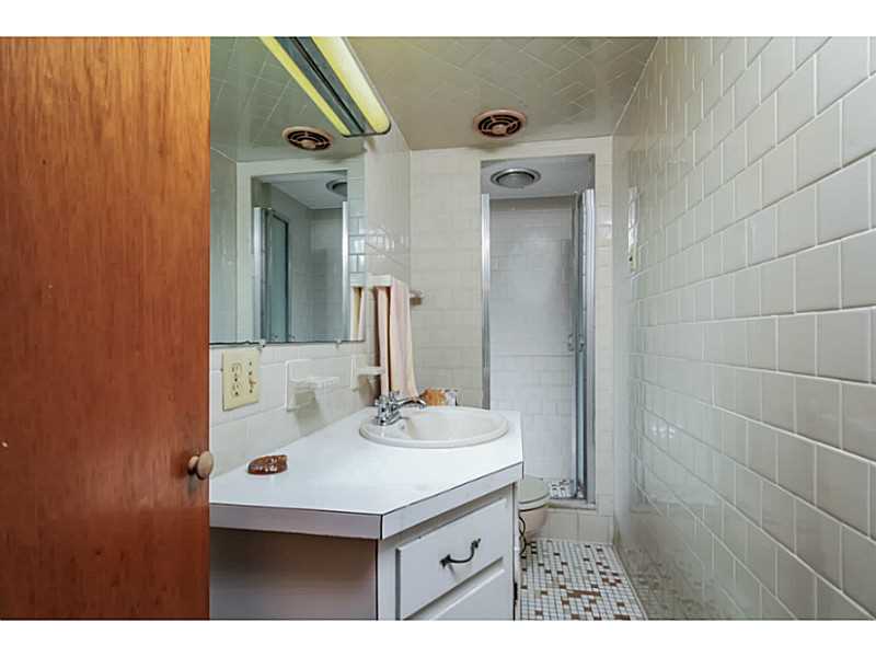 191 Winnapaug Road Westerly, RI 02891 - Photo 10 of 19 Bathroom.
