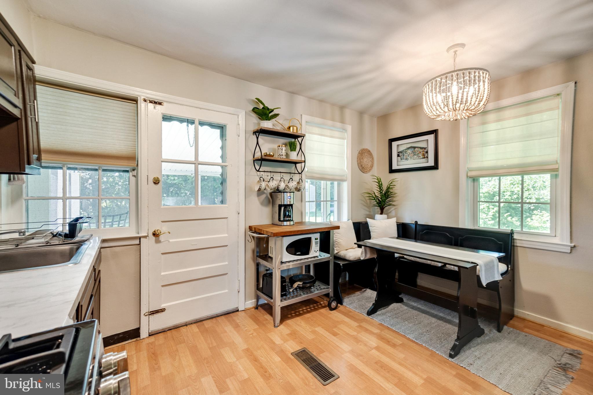 825 East Cathedral Road Philadelphia, PA 19128 - Photo 14 of 34
