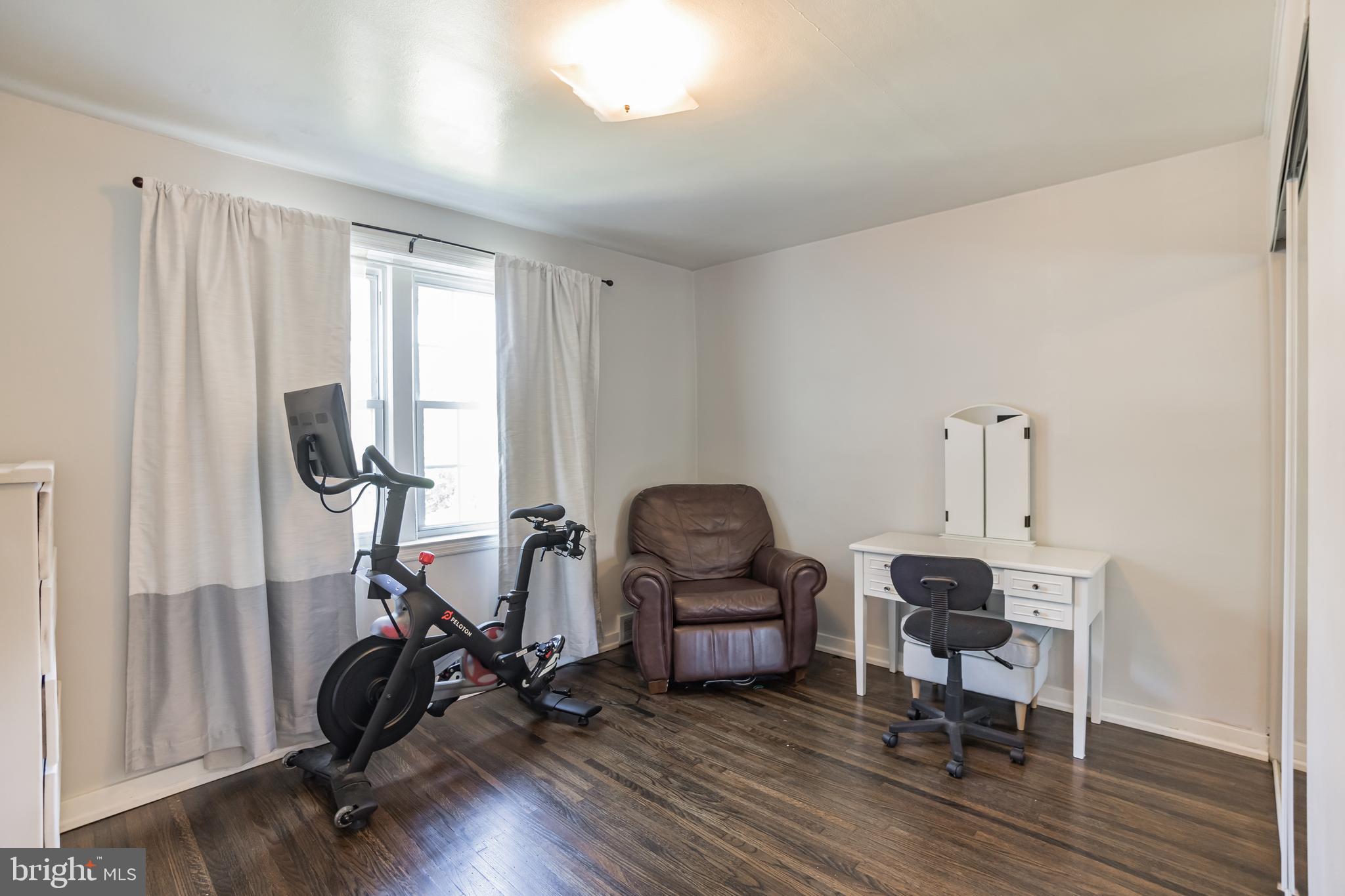 825 East Cathedral Road Philadelphia, PA 19128 - Photo 22 of 34