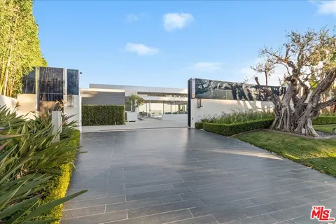 $17,999,000 | 1620 Carla Ridge, Beverly Hills, CA 90210