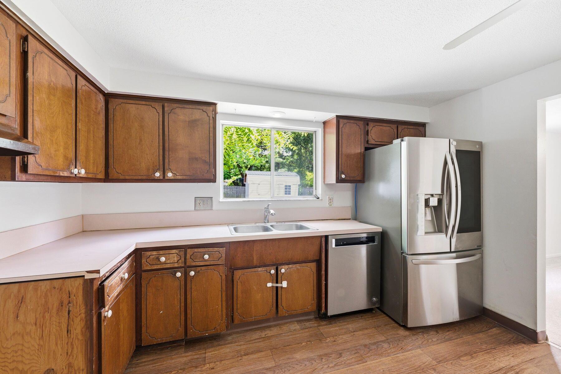 180 Landover Road Columbus, OH 43230 - Photo 28 of 60 kitchen