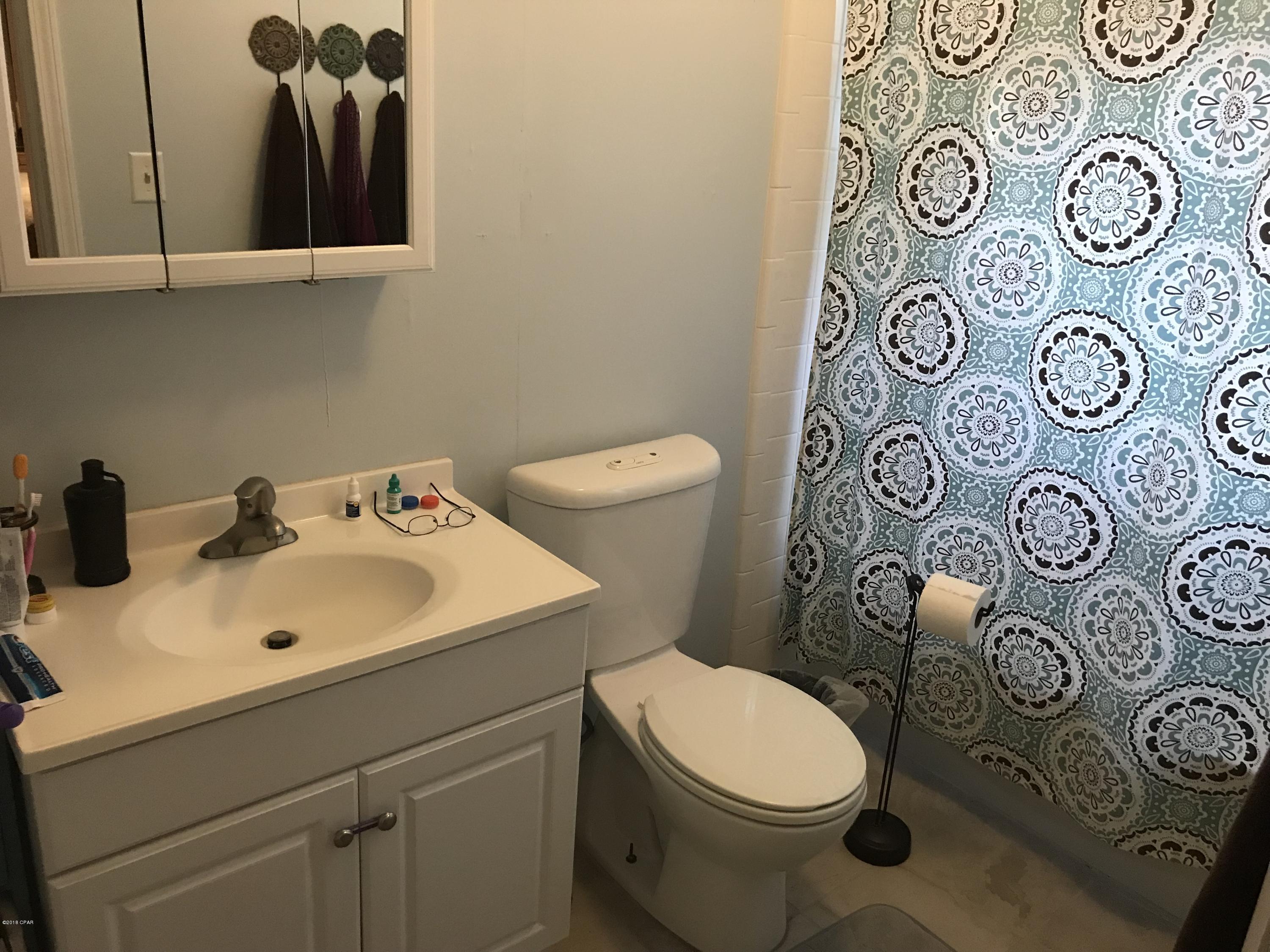 1579 Blount Road Grand Ridge, FL 32442 - Photo 13 of 18 Gallery Image 13