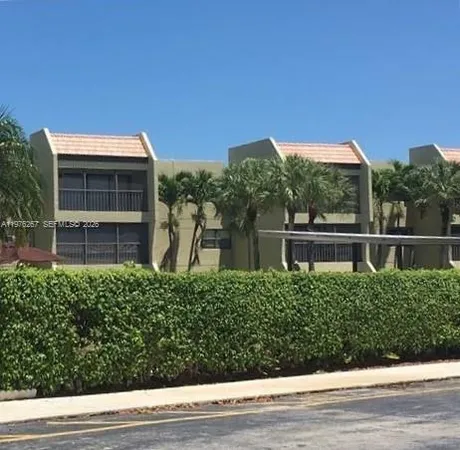 $2,350 | 220 Lakeview Drive, Unit 312, Weston, FL 33326