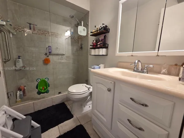 $2,350 | 220 Lakeview Drive, Unit 312, Weston, FL 33326