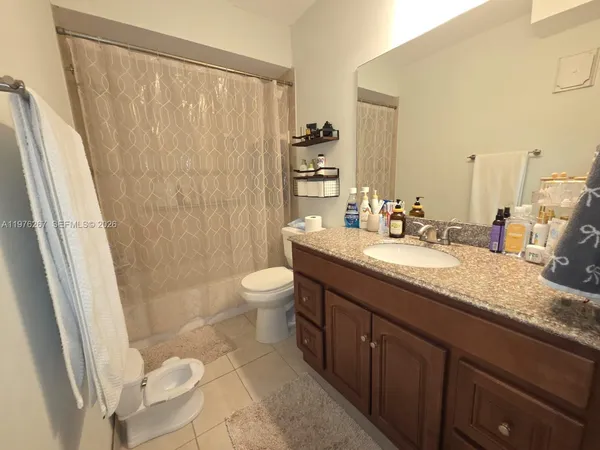 $2,350 | 220 Lakeview Drive, Unit 312, Weston, FL 33326