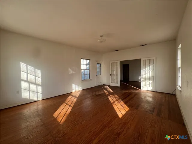 $10,000 | 202 Shady Street, Marlin, TX 76661