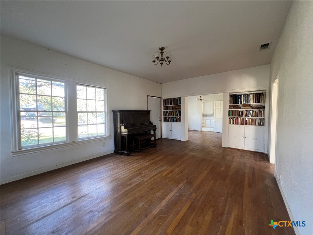 202 Shady Street Marlin, TX 76661 - Photo 3 of 25