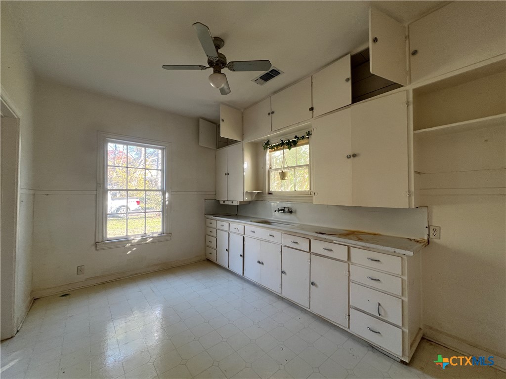 202 Shady Street Marlin, TX 76661 - Photo 6 of 25