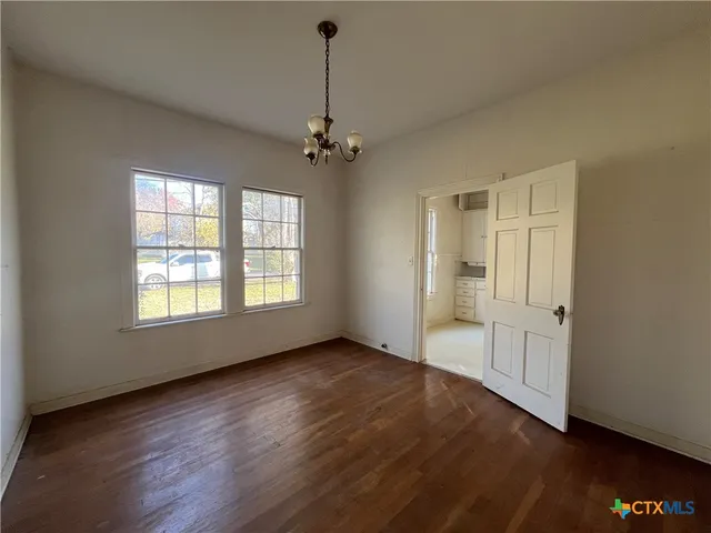 $10,000 | 202 Shady Street, Marlin, TX 76661